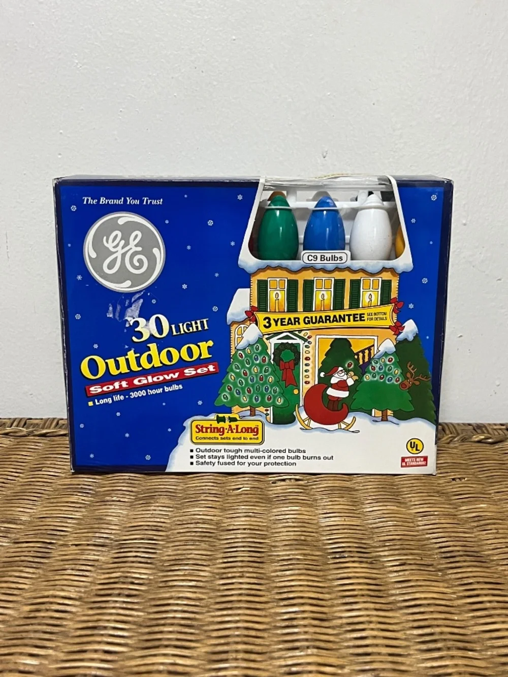 Vtg. General Electric 30 Light Outdoor Miniature Set.  NWOT